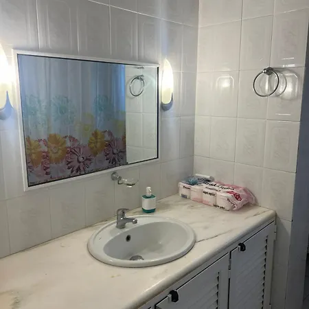 Waves And Wonders Apartman